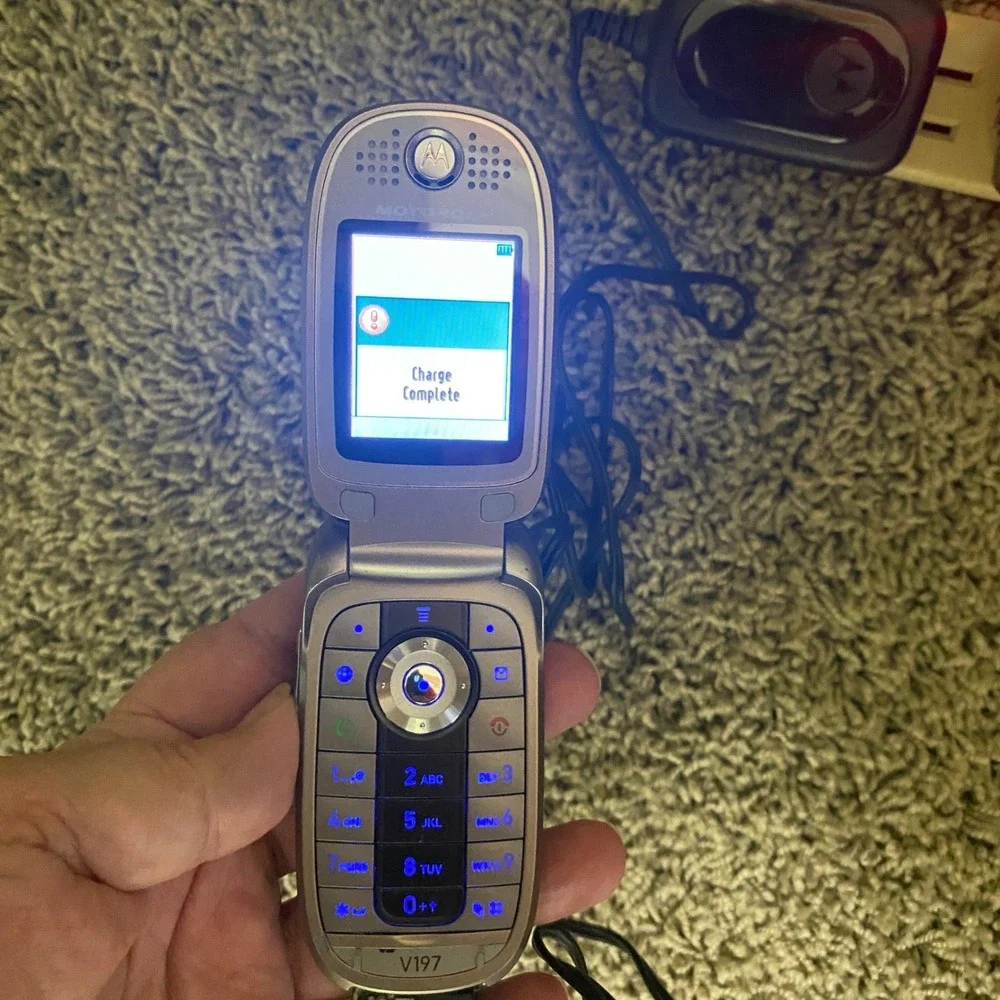 Vintage Motorola V197 Flip Phone Black Silver Cellular Mobile Retro Tech